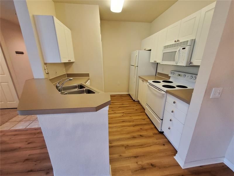 Recently Rented: $1,800 (2 beds, 2 baths, 1289 Square Feet)