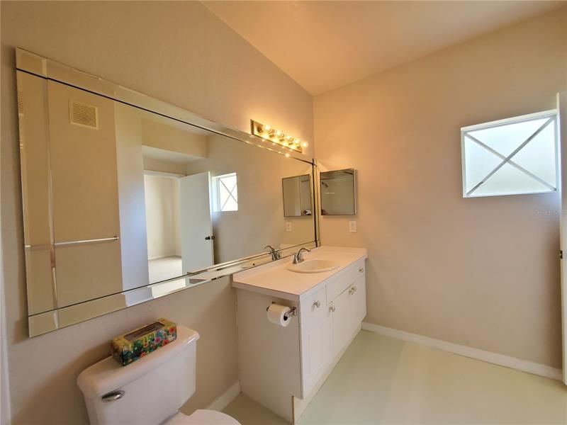 Недавно арендовано: $1,800 (2 спален, 2 ванн, 1289 Квадратных фут)