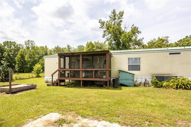 Recently Sold: $279,900 (3 beds, 2 baths, 2040 Square Feet)