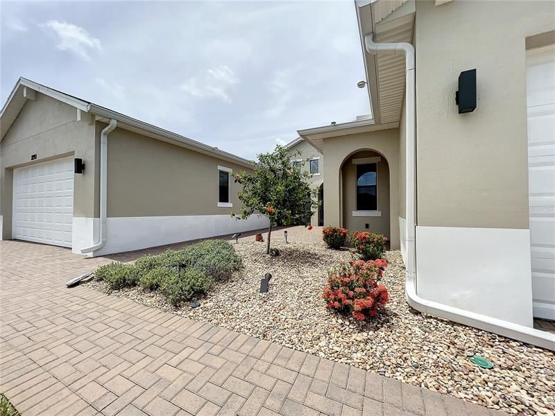 Recently Sold: $949,000 (3 beds, 3 baths, 2711 Square Feet)