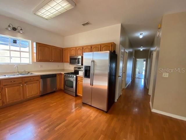 Recently Rented: $1,795 (3 beds, 2 baths, 1232 Square Feet)