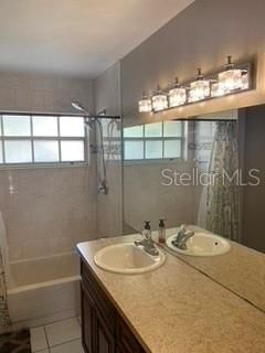 Recently Rented: $2,200 (3 beds, 2 baths, 1158 Square Feet)