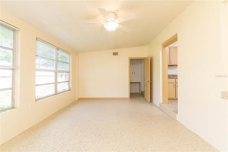 Recently Sold: $135,000 (2 beds, 1 baths, 762 Square Feet)