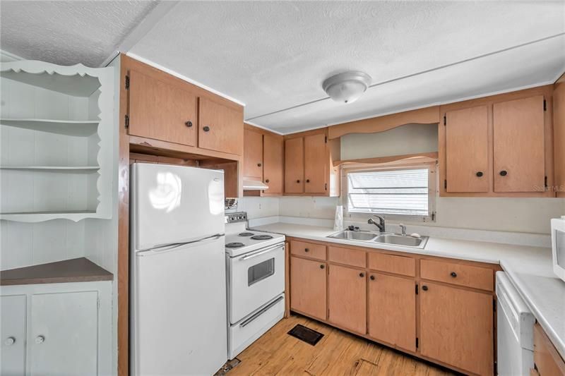 Recently Sold: $50,000 (1 beds, 2 baths, 780 Square Feet)