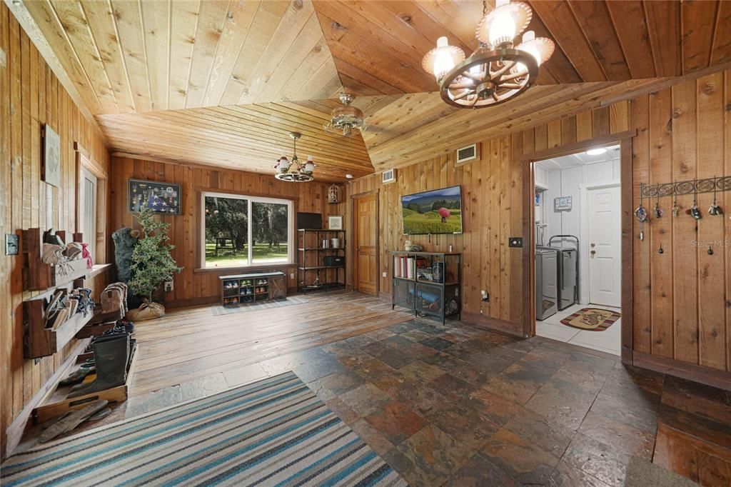 Livingroom/mudroom