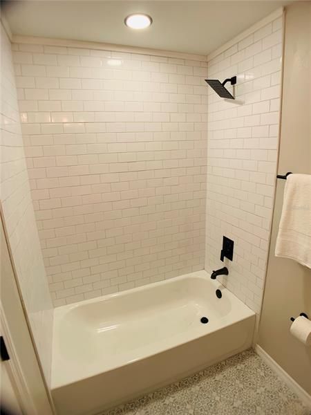 最近售出: $224,900 (3 贝兹, 2 浴室, 1118 平方英尺)