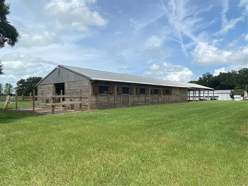 22 Stall Barn More Stalls were added 2022