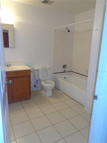 最近租的: $900 (2 贝兹, 1 浴室, 850 平方英尺)