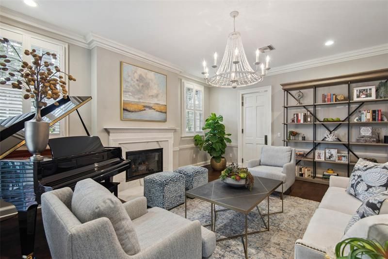 Recently Sold: $1,795,000 (5 beds, 4 baths, 5652 Square Feet)