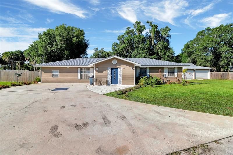Recently Sold: $350,000 (5 beds, 2 baths, 1824 Square Feet)