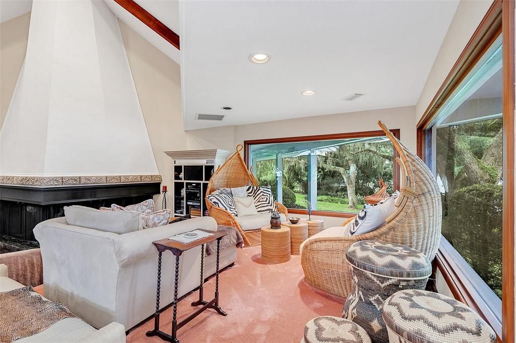 Recently Sold: $1,499,000 (2 beds, 2 baths, 4833 Square Feet)