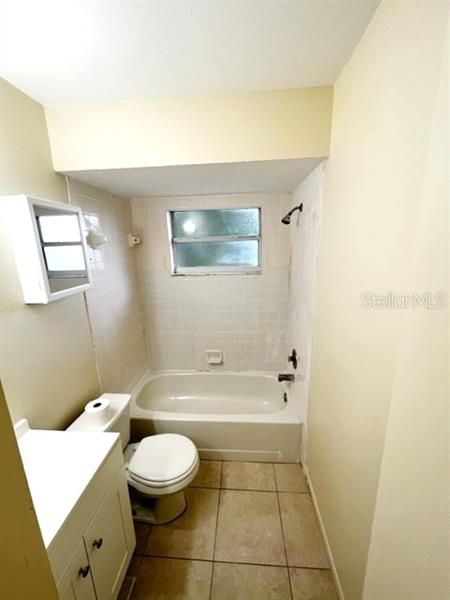 最近租的: $1,015 (2 贝兹, 1 浴室, 900 平方英尺)