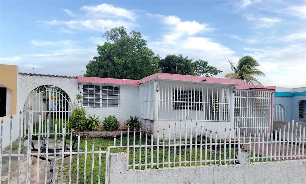 Vendido Recientemente: $84,000 (3 camas, 2 baños, 900 Pies cuadrados)