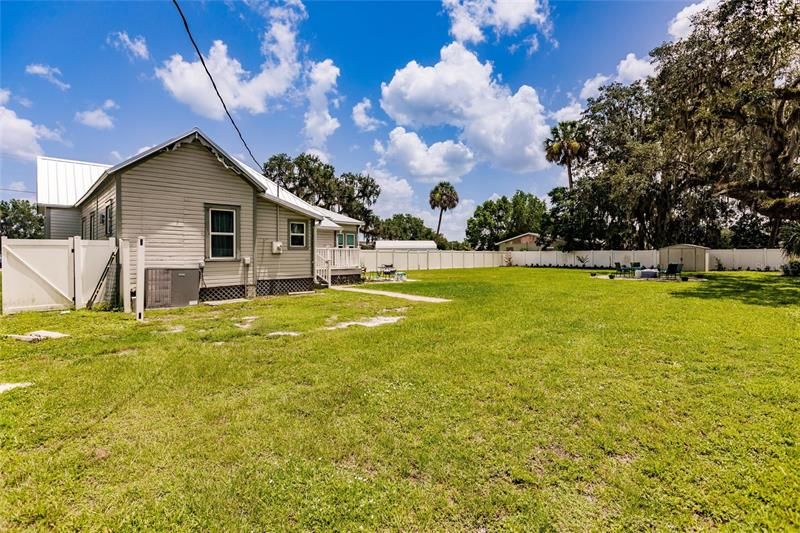 Recently Sold: $275,000 (3 beds, 2 baths, 1980 Square Feet)