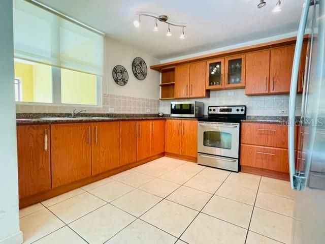 Vendido Recientemente: $295,000 (3 camas, 2 baños, 1600 Pies cuadrados)