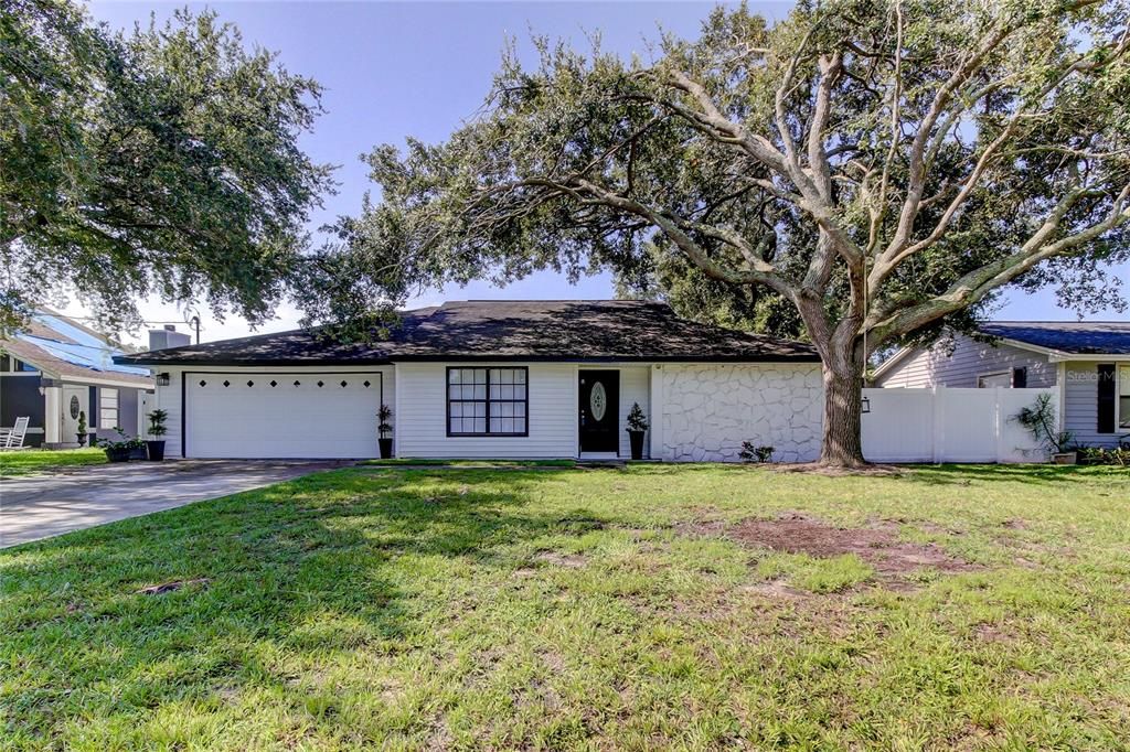 Recently Rented: $3,500 (3 beds, 2 baths, 2054 Square Feet)