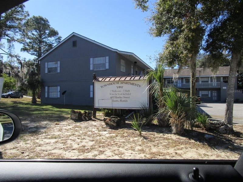 Townhouse Apartments