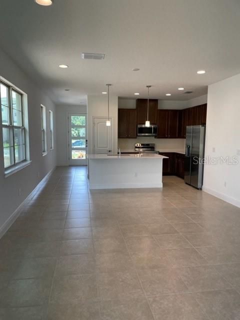 Recently Rented: $2,150 (3 beds, 2 baths, 1571 Square Feet)