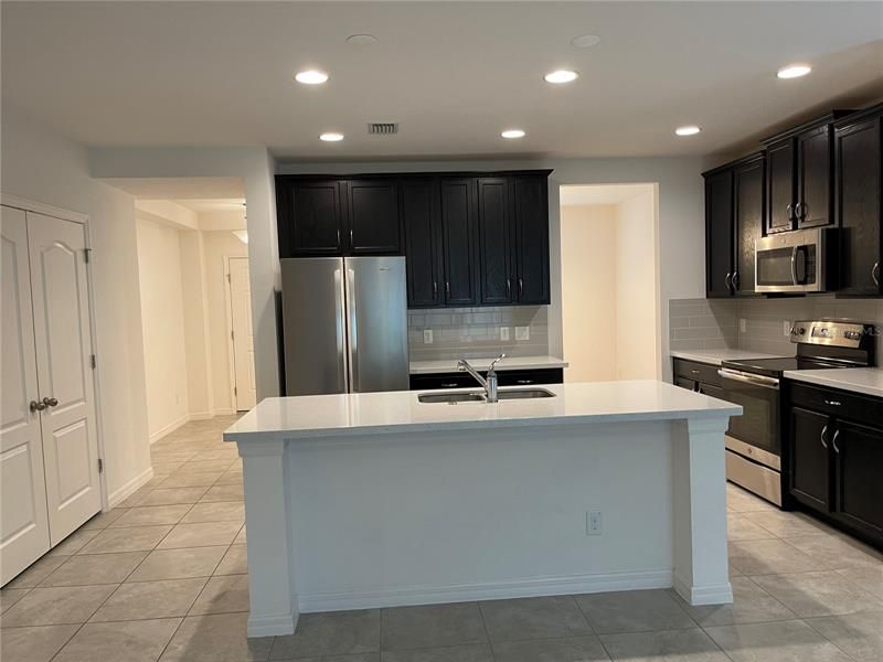 Kitchen with quartz counter tops