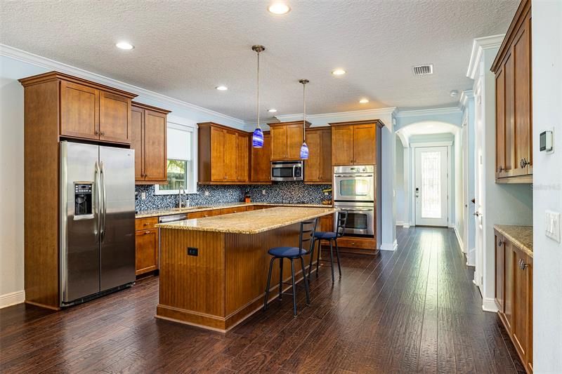 Recently Rented: $6,995 (5 beds, 6 baths, 3988 Square Feet)