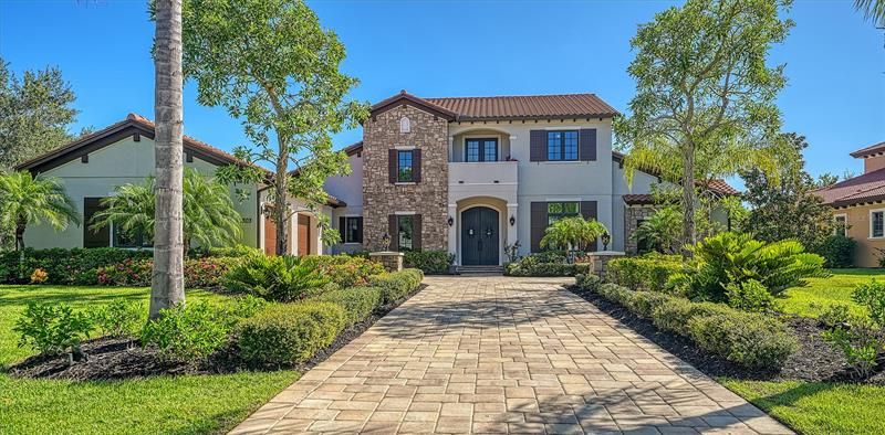 Recently Sold: $2,850,000 (5 beds, 4 baths, 5079 Square Feet)