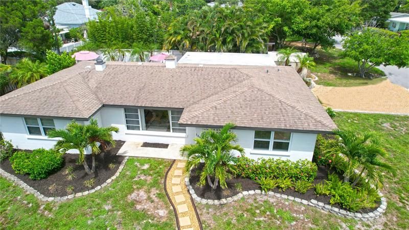 Recently Sold: $830,000 (3 beds, 2 baths, 1663 Square Feet)