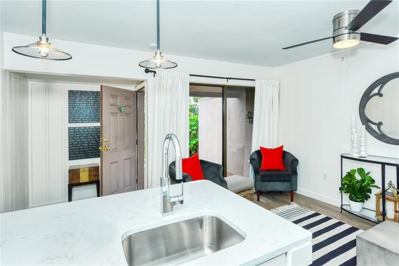 Recently Sold: $235,000 (1 beds, 1 baths, 428 Square Feet)