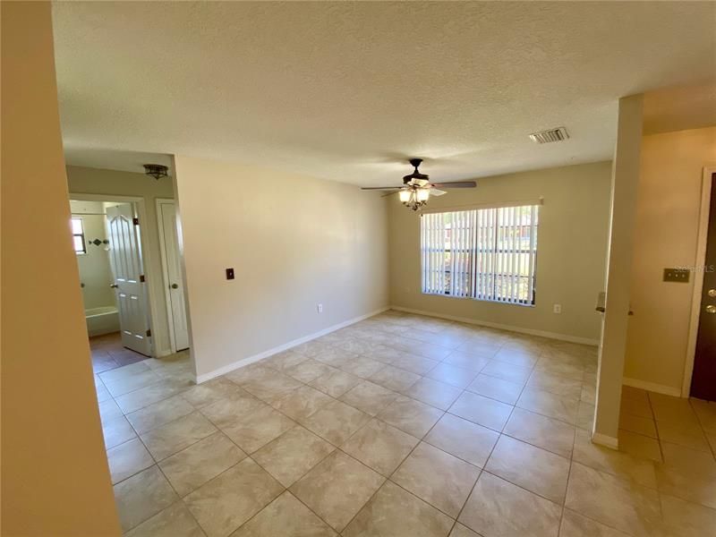 Recently Rented: $1,863 (3 beds, 2 baths, 1686 Square Feet)