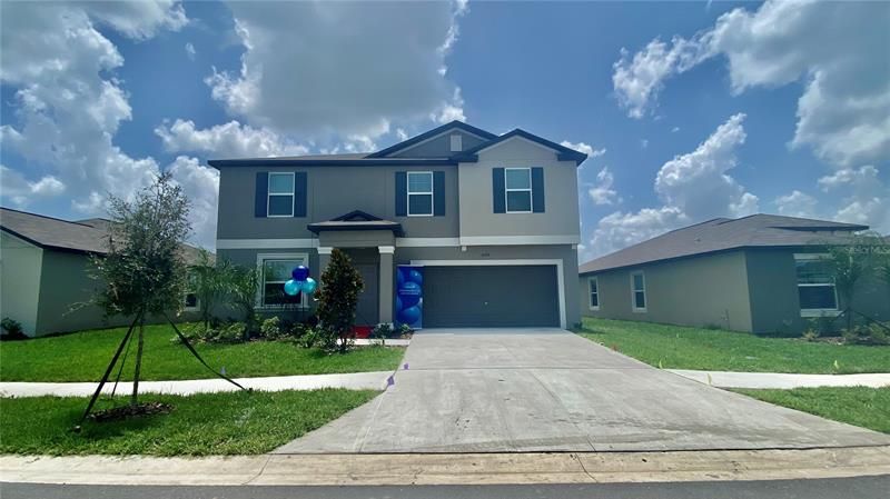 Recently Sold: $419,540 (4 beds, 2 baths, 2584 Square Feet)