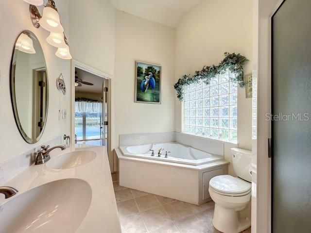 最近售出: $599,000 (3 贝兹, 2 浴室, 2128 平方英尺)