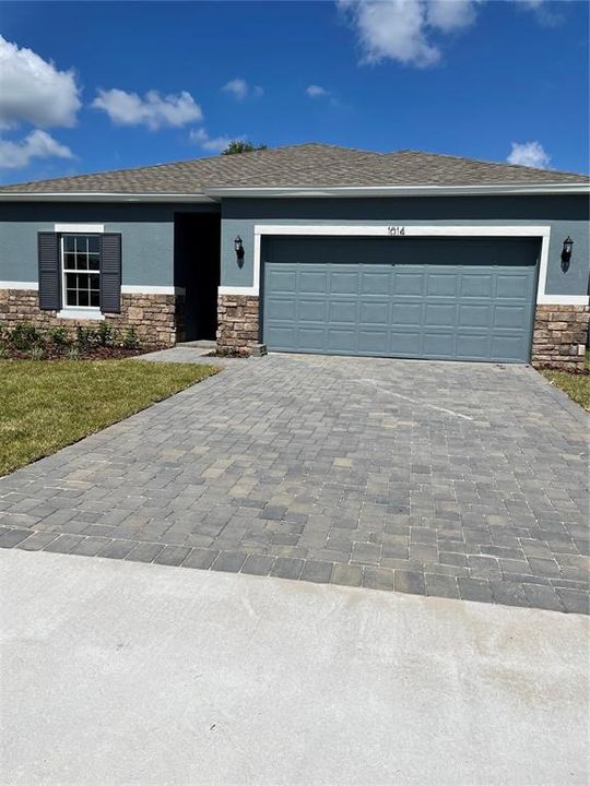 Recently Sold: $373,922 (4 beds, 2 baths, 1598 Square Feet)