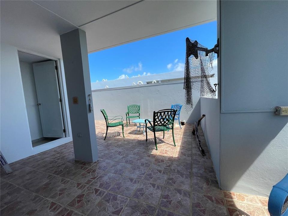 Vendido Recientemente: $275,000 (3 camas, 4 baños, 1721 Pies cuadrados)