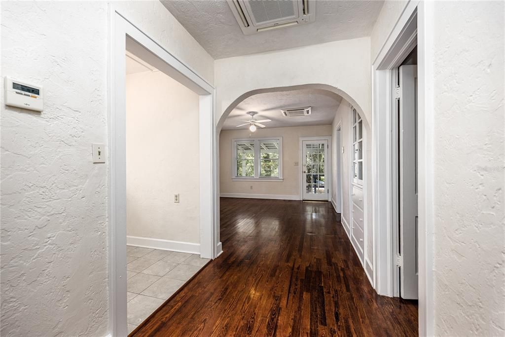 6040 Beautiful archway and floors