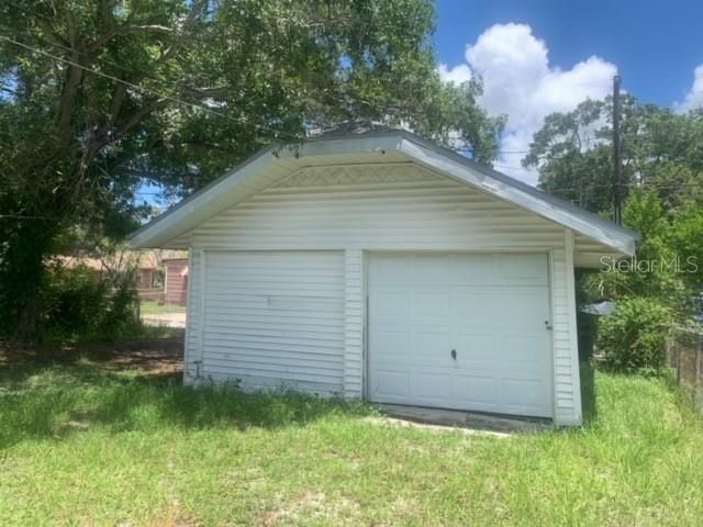 Recently Sold: $200,000 (3 beds, 1 baths, 1182 Square Feet)