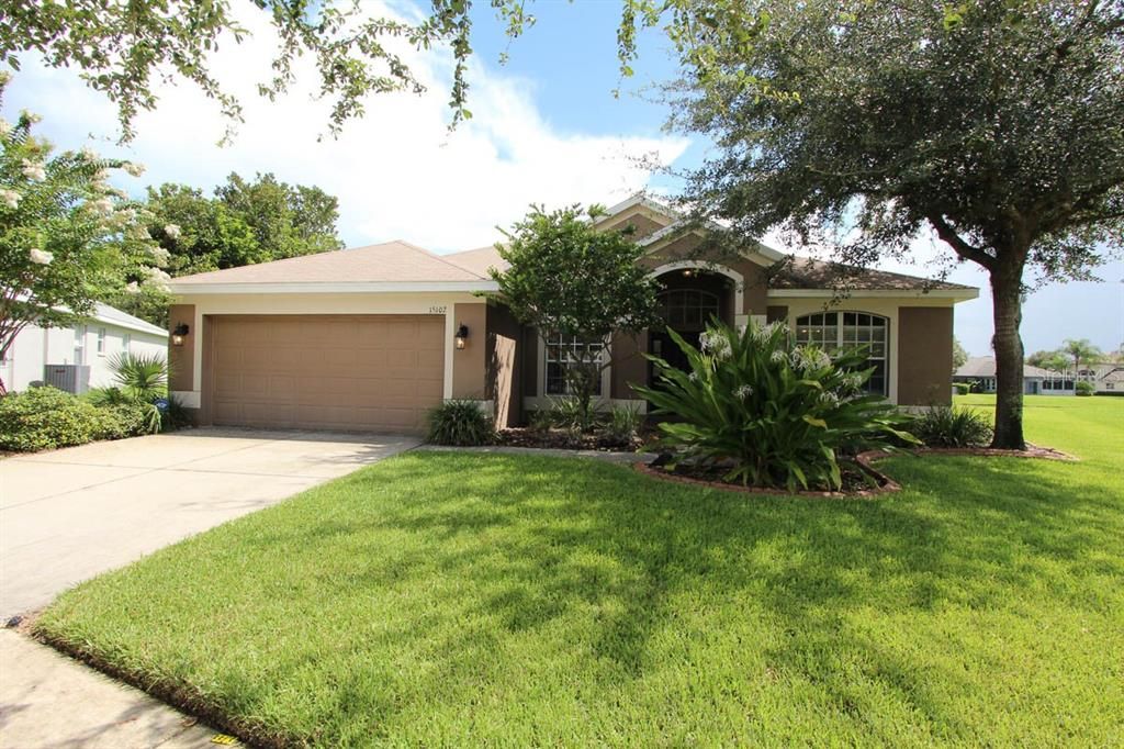 Recently Rented: $2,900 (4 beds, 2 baths, 2143 Square Feet)