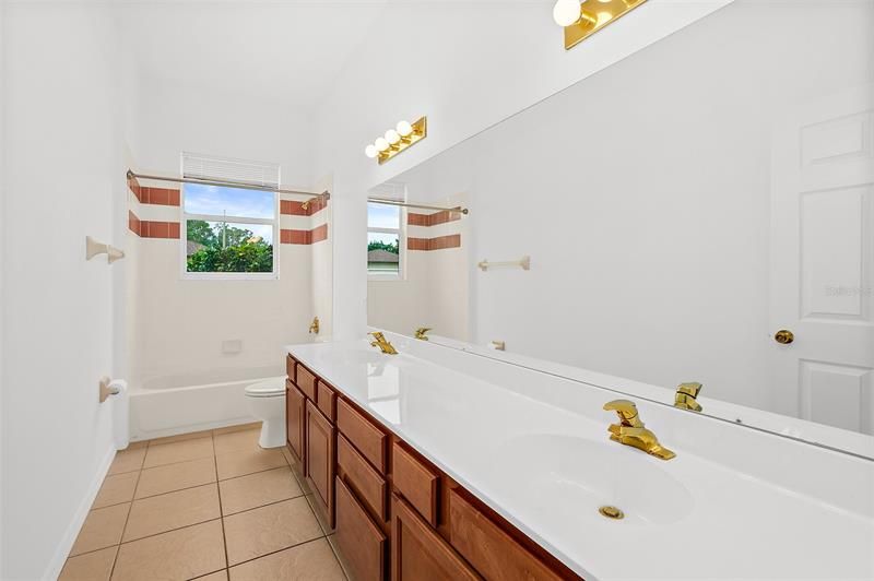 最近租的: $3,000 (4 贝兹, 3 浴室, 2972 平方英尺)