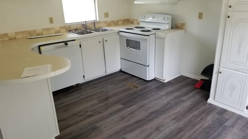 Recently Rented: $1,145 (2 beds, 2 baths, 700 Square Feet)