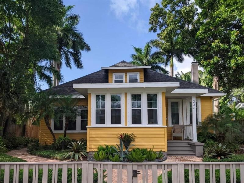 Recently Sold: $1,600,000 (3 beds, 2 baths, 2461 Square Feet)