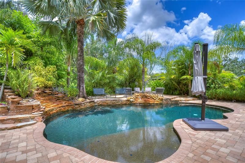Recently Sold: $1,100,000 (5 beds, 3 baths, 3513 Square Feet)