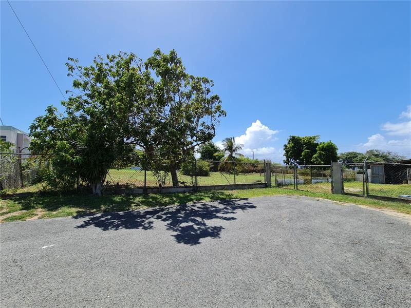 Side View with Front Gate