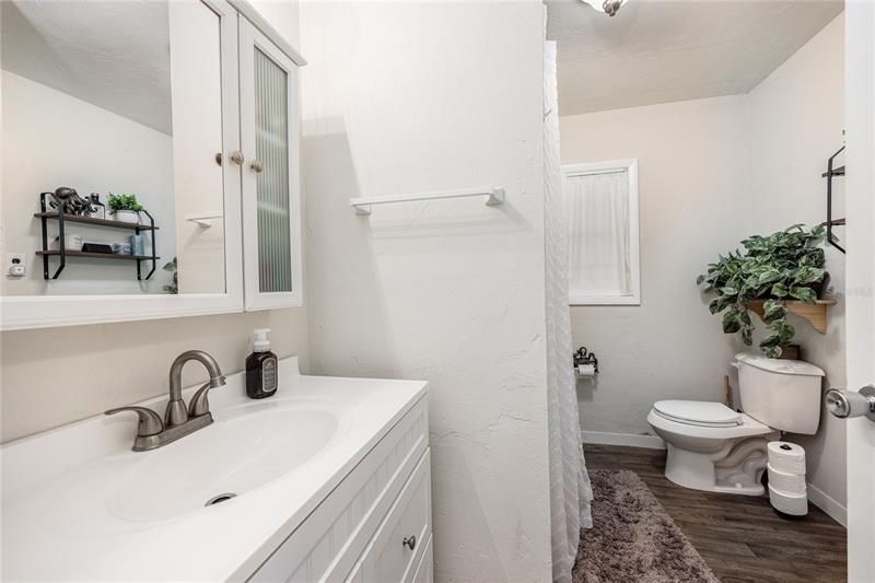 Recently Sold: $225,000 (2 beds, 1 baths, 1092 Square Feet)