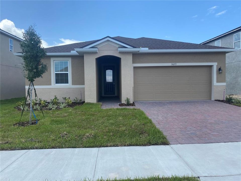 最近售出: $427,860 (3 贝兹, 2 浴室, 2005 平方英尺)