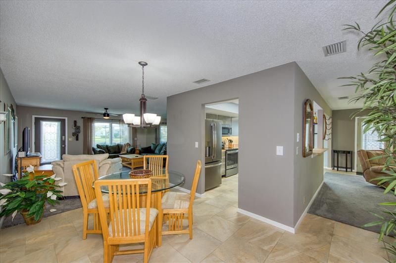 Recently Sold: $375,000 (3 beds, 2 baths, 1794 Square Feet)