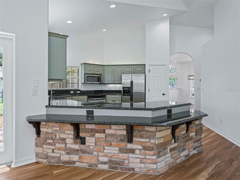 Recently Sold: $1,699,000 (3 beds, 2 baths, 2186 Square Feet)