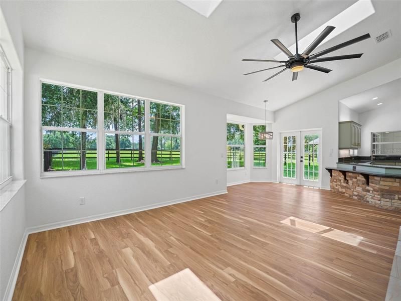Recently Sold: $1,699,000 (3 beds, 2 baths, 2186 Square Feet)