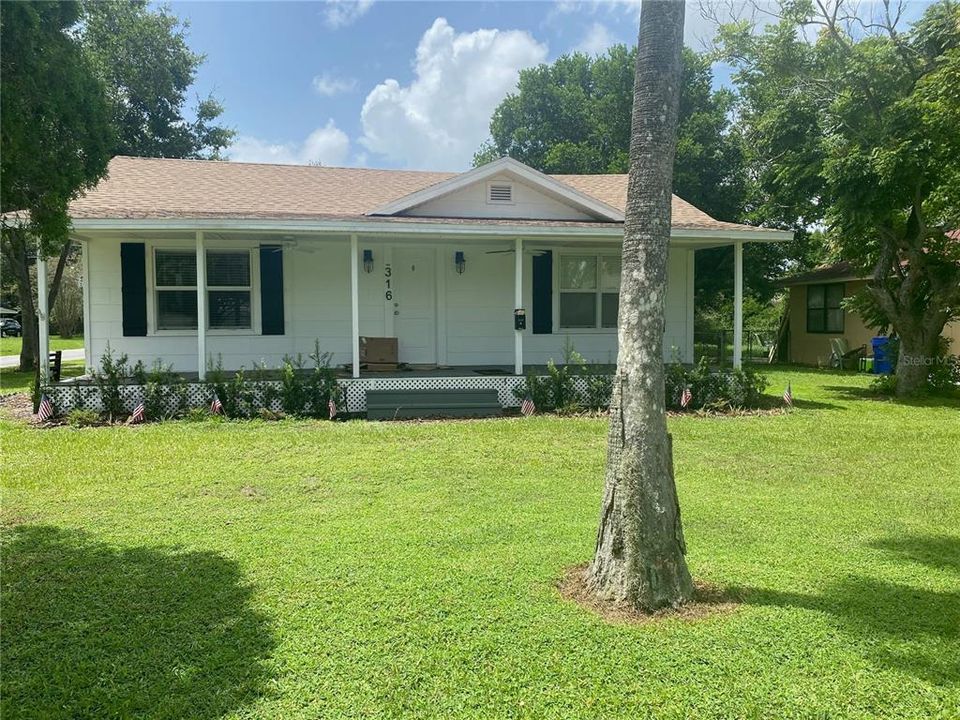 Recently Sold: $285,000 (3 beds, 2 baths, 1066 Square Feet)