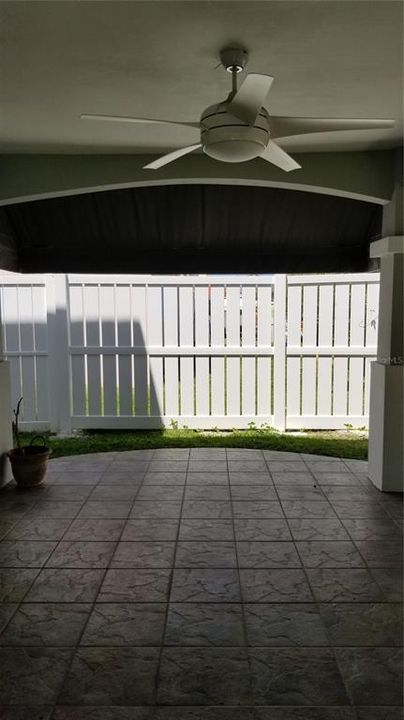 Vendido Recientemente: $320,000 (4 camas, 2 baños, 2200 Pies cuadrados)