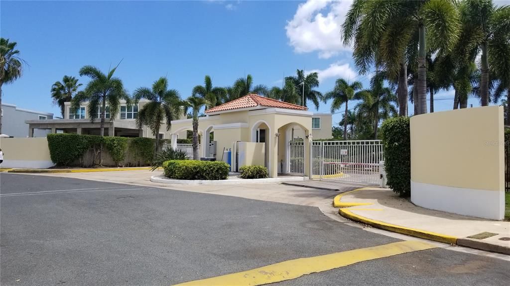 Recently Sold: $320,000 (4 beds, 2 baths, 2200 Square Feet)