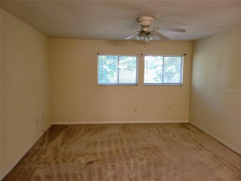 Recently Rented: $1,650 (2 beds, 1 baths, 1195 Square Feet)