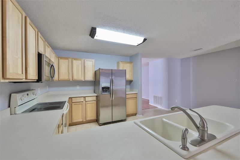 Recently Rented: $2,500 (4 beds, 2 baths, 1950 Square Feet)